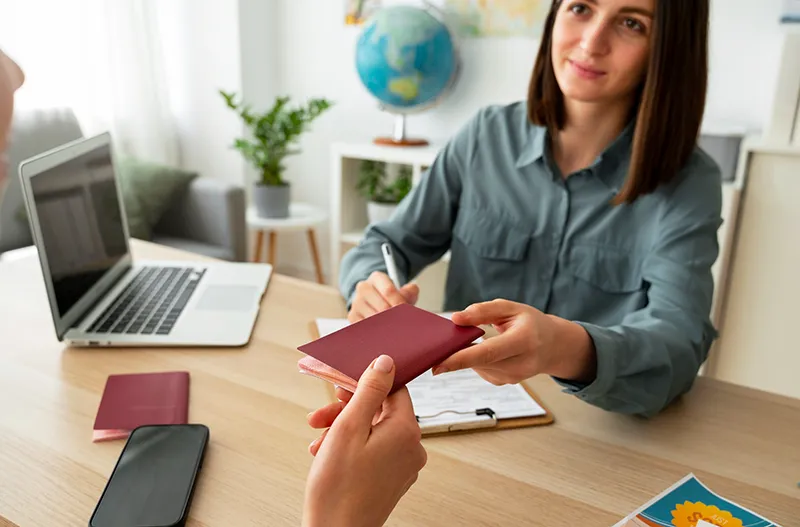 Jak zatrudnić obywatela Ukrainy? Jak uzyskać zezwolenie o pracę dla cudzoziemca. Payroll 360